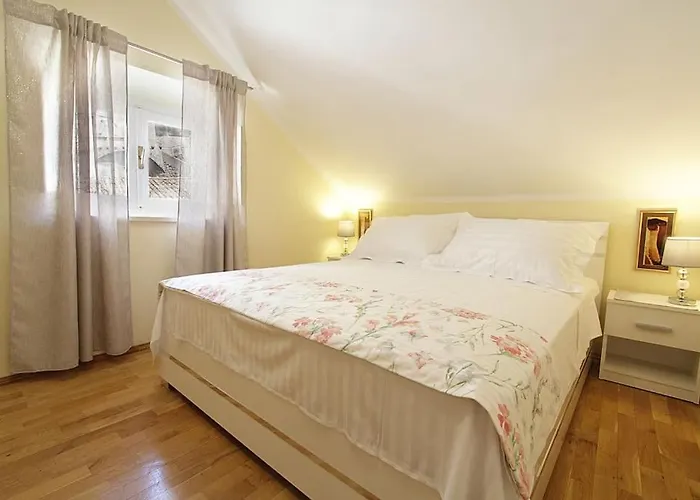 Apartment Kovac Old Town 2