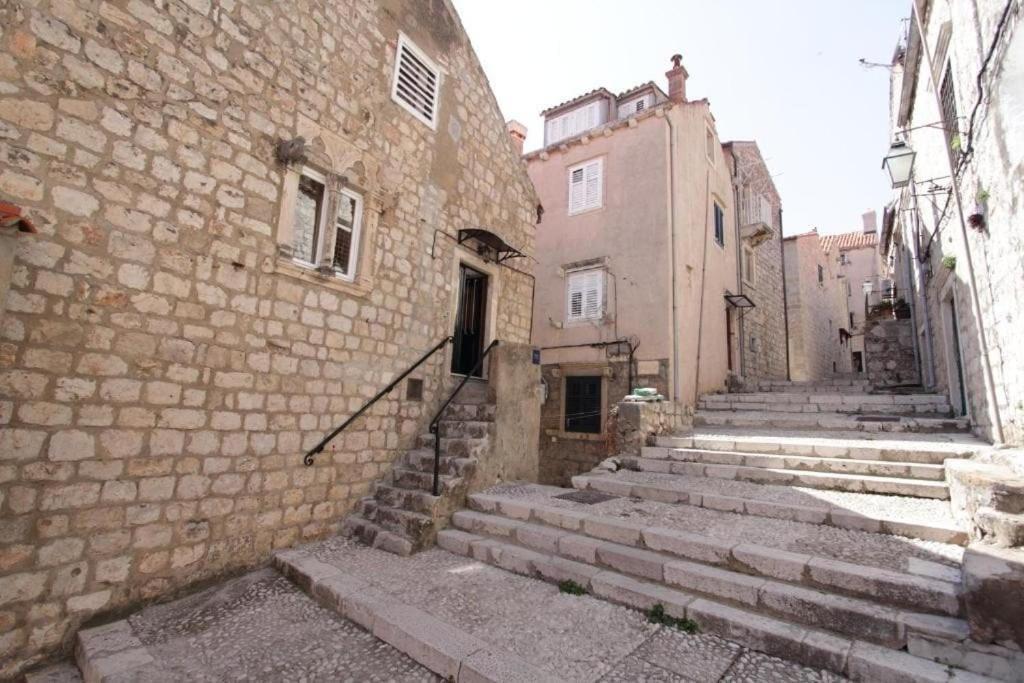 Apartment Kovac Old Town 2 *